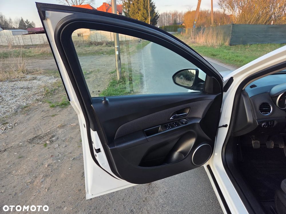 Chevrolet Cruze 1.6 LT - 10