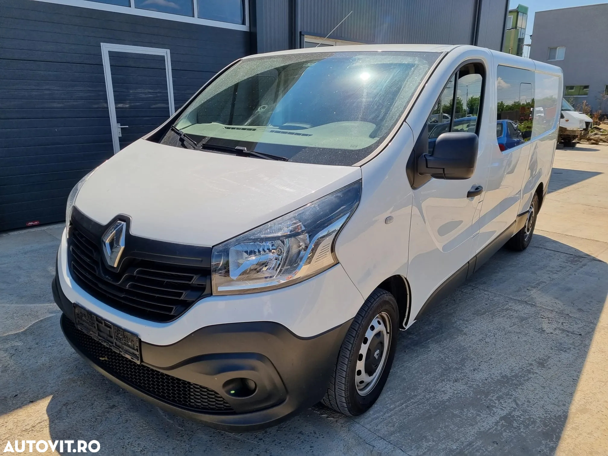 Dezmembrari piese auto Renault Trafic 3 Mixt 5 locuri - 3