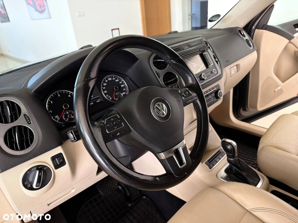 Volkswagen Tiguan 2.0 TDI DPF 4Motion BlueMotion Technology DSG Track & Style - 24