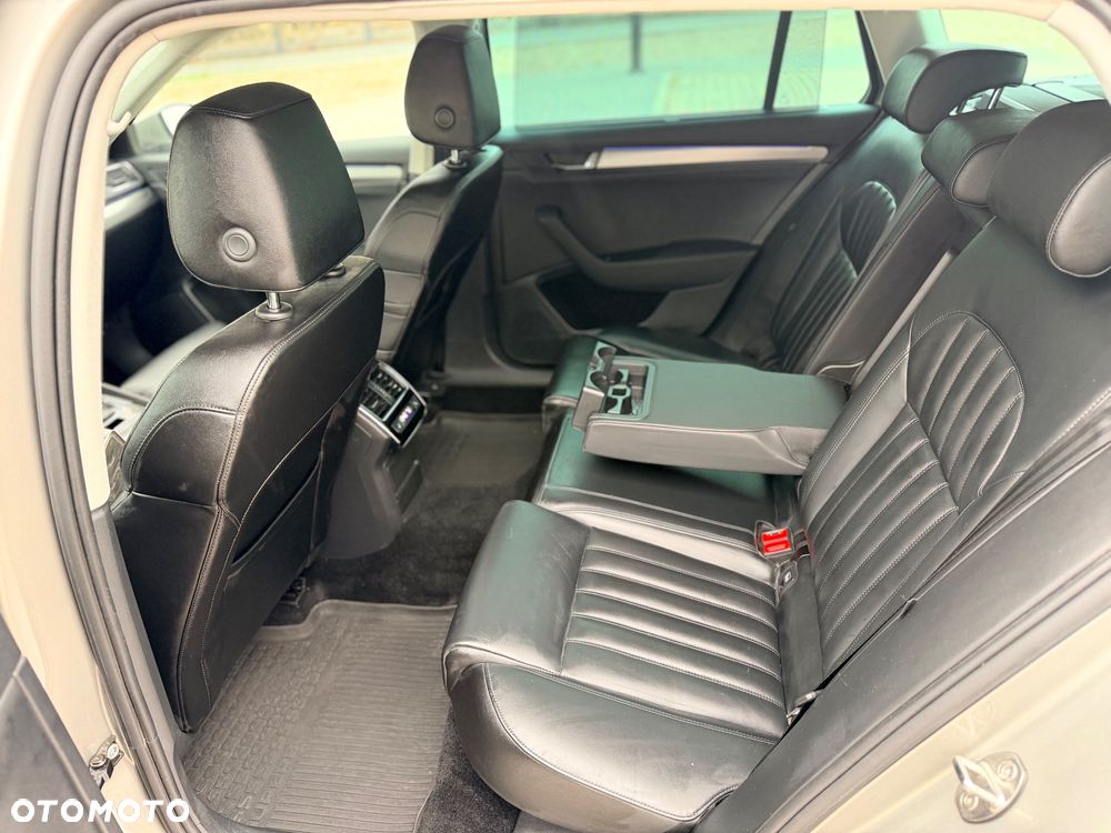Skoda Superb 2.0 TDI 4x4 DSG Premium Edition - 20