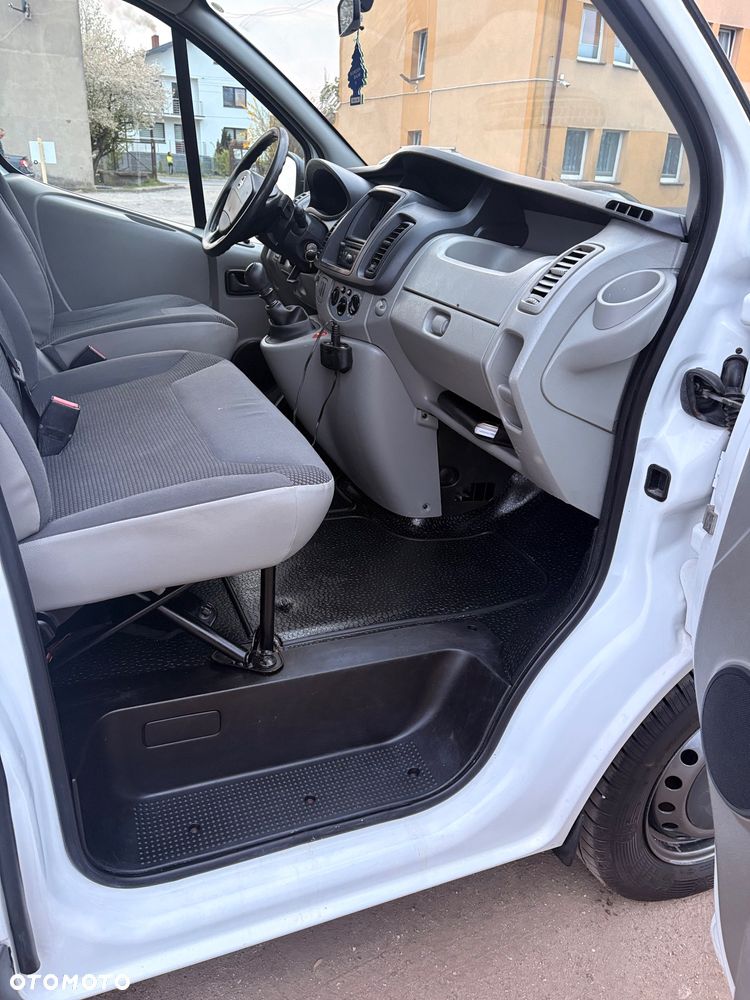 Nissan Primastar trafic Vivaro - 14