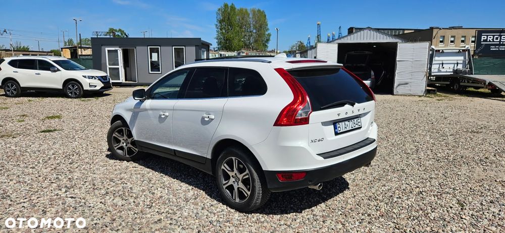 Volvo XC 60 D5 AWD Summum - 4