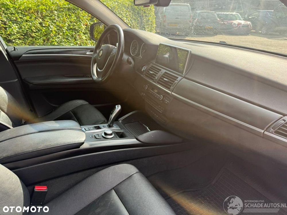 BMW X6 50i xDrive - 11