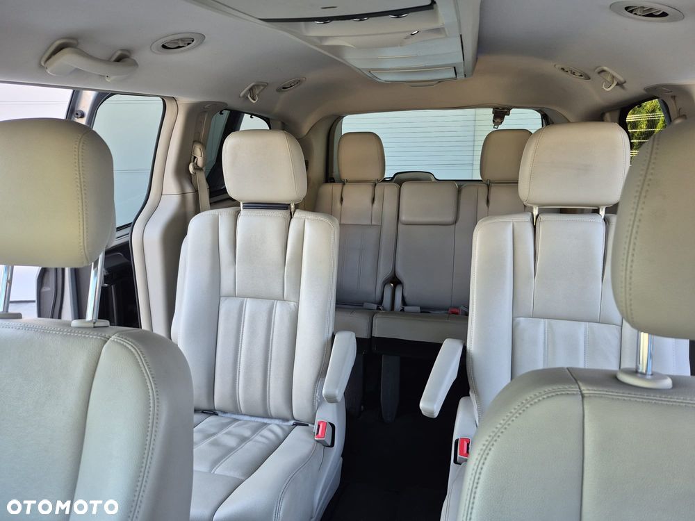Chrysler Town & Country 3.6 Touring - 21