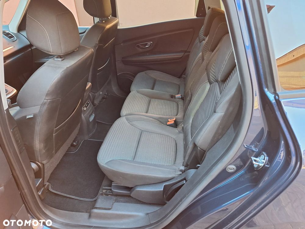 Renault Grand Scenic - 9