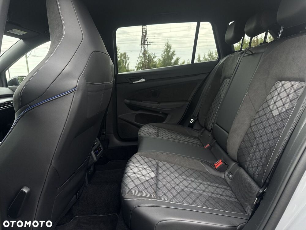 Volkswagen Golf - 30