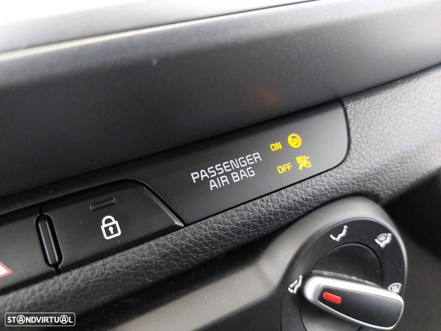 Kia Stonic 1.2 CVVT LX - 41