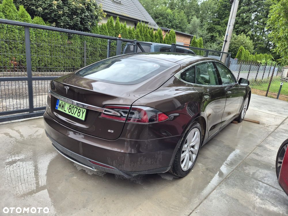 Tesla Model S Standard - 4