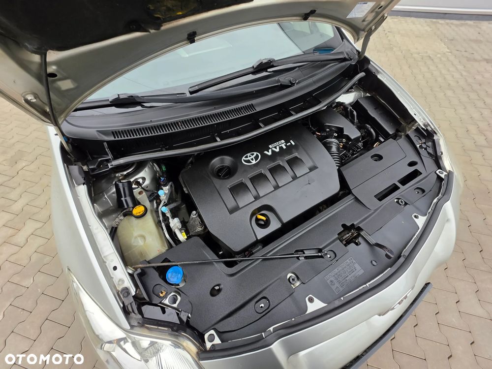 Toyota Auris 1.6 VVT-i Terra - 33