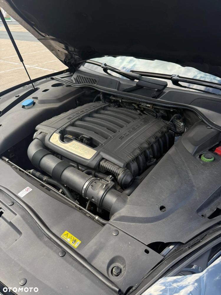 Porsche Cayenne Standard - 36
