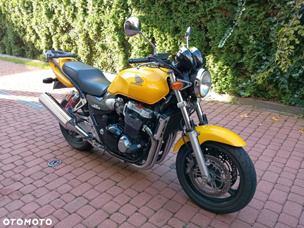 Honda CB - 1