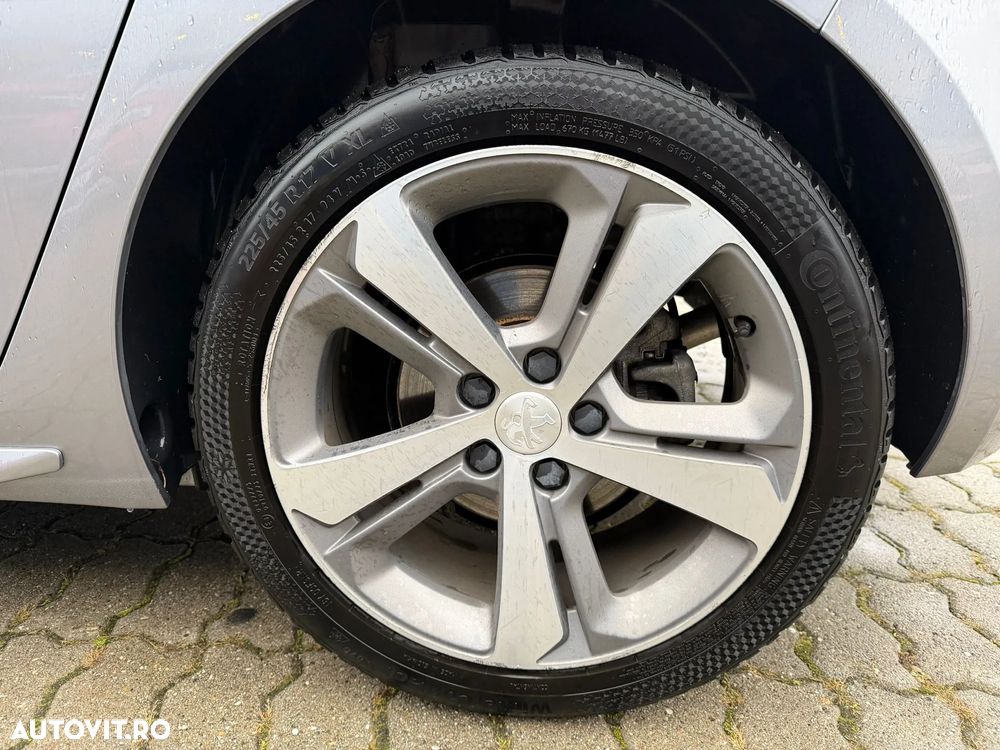 Peugeot 308 1.2L PureTech 130 S&S EAT8 GT - 10