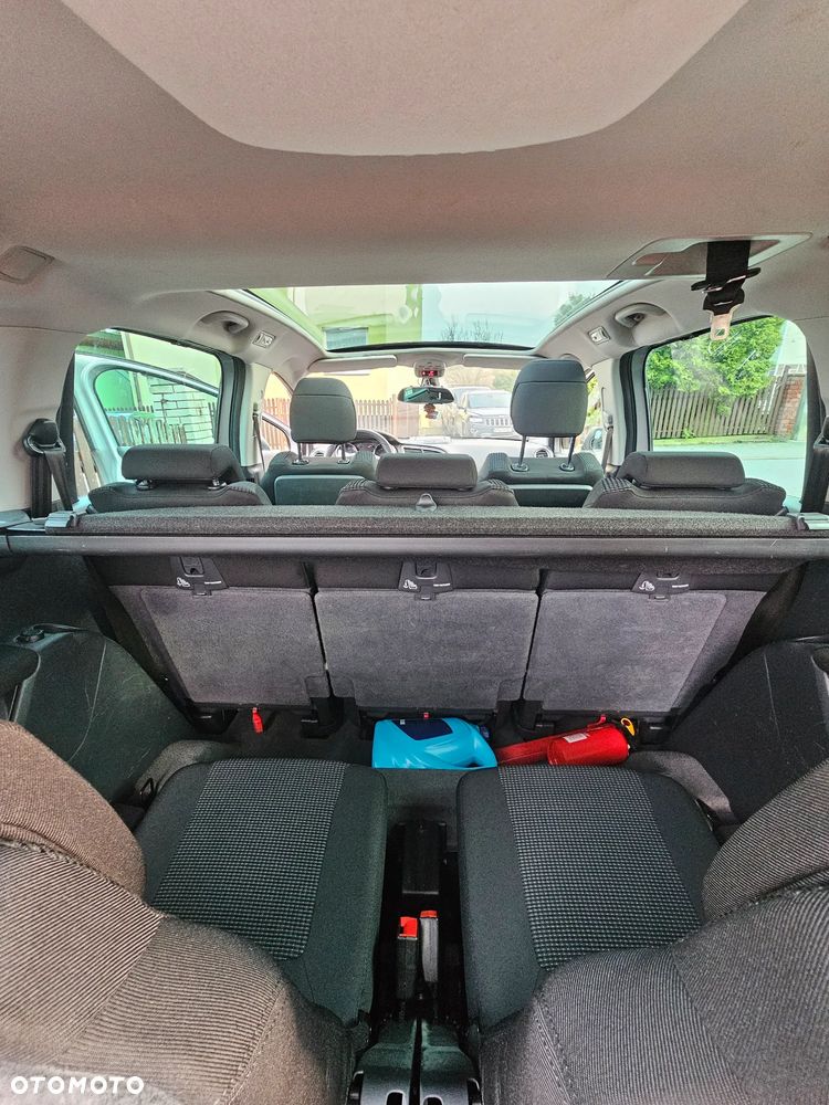 Peugeot 5008 2.0 HDi Family 7os - 9