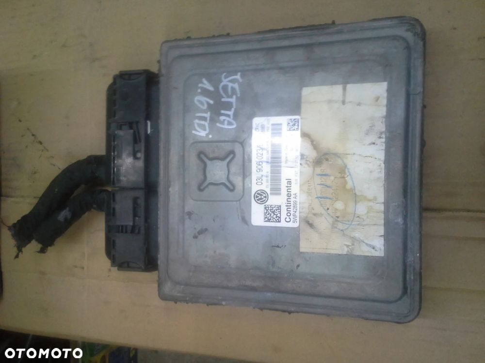 Volkswagen Jetta III 1K2 A5 1.6 TDi zestaw startowy komputer 03L906023B  5WP42899AA - 3