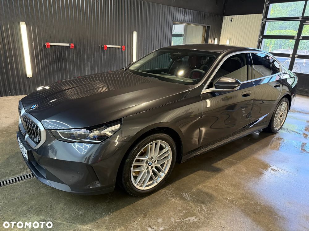BMW Seria 5 520i mHEV - 19
