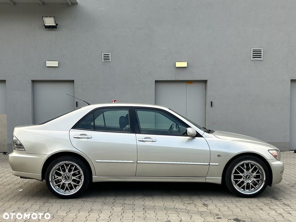 Lexus IS 200 Classic - 8