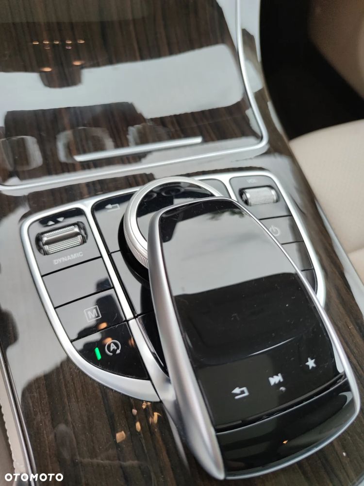 Mercedes-Benz GLC 300 4Matic 9G-TRONIC - 21