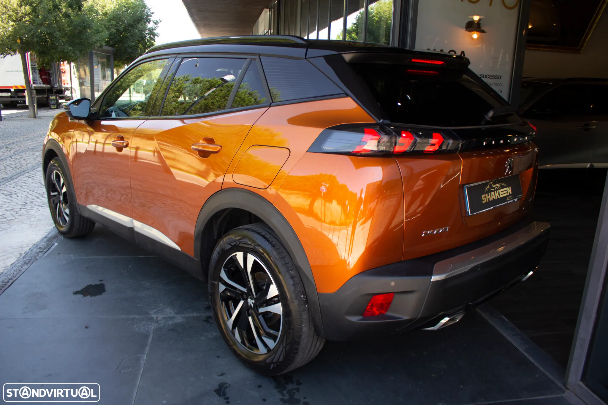 Peugeot 2008 1.2 PureTech Allure Pack - 3