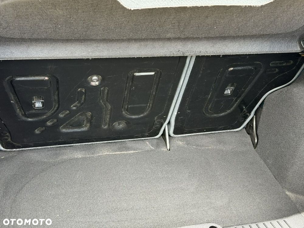 Ford Fiesta - 23