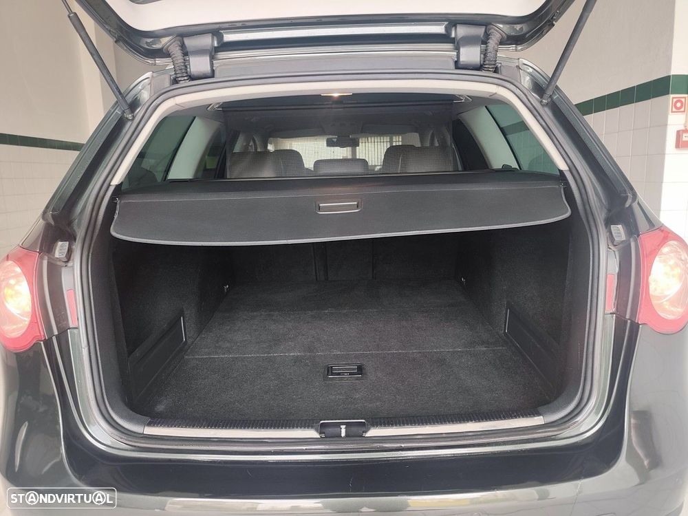 VW Passat Variant 2.0 TDi Highline - 17