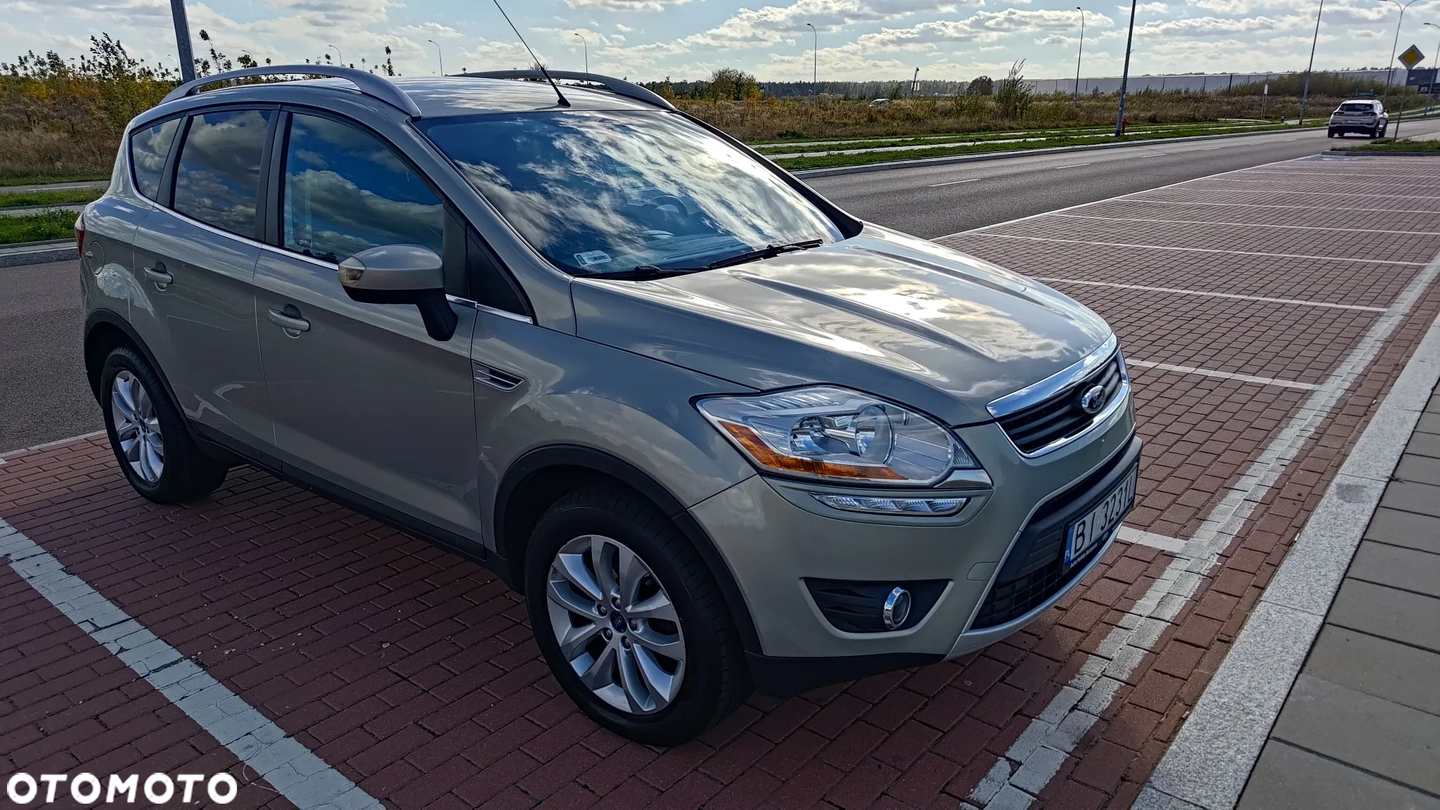 Ford Kuga 2.0 TDCi Titanium FWD - 4
