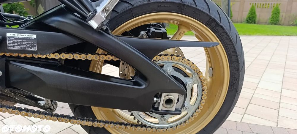 Yamaha FZ8 - 32