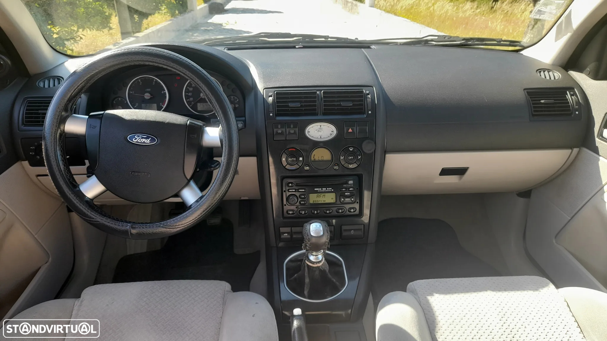 Ford Mondeo SW 2.0 TDdi Ghia - 19