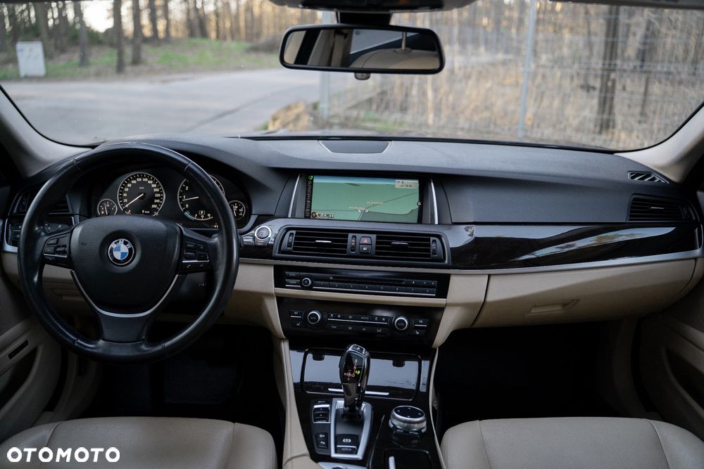 BMW Seria 5 528i xDrive Luxury Line - 14