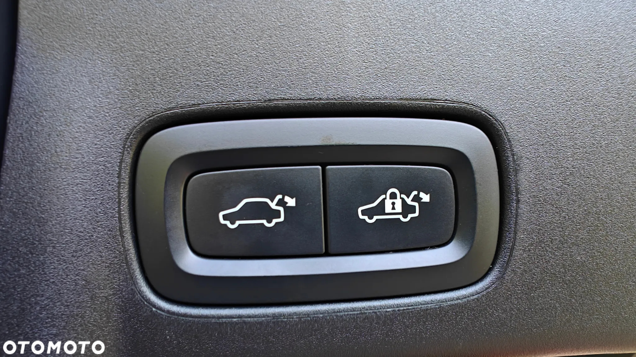 Volvo V90 D4 Momentum Pro - 31