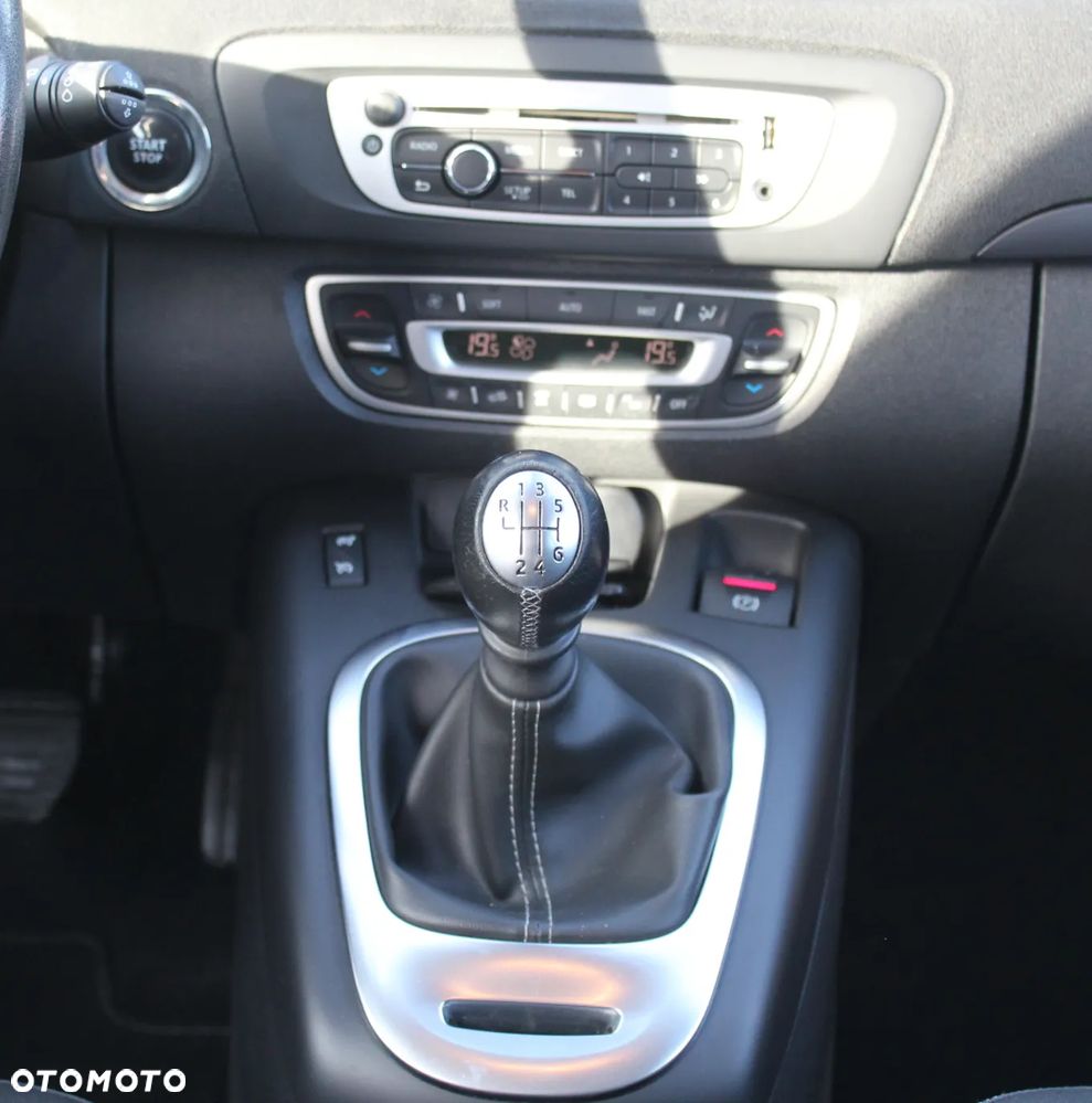 Renault Scenic - 31
