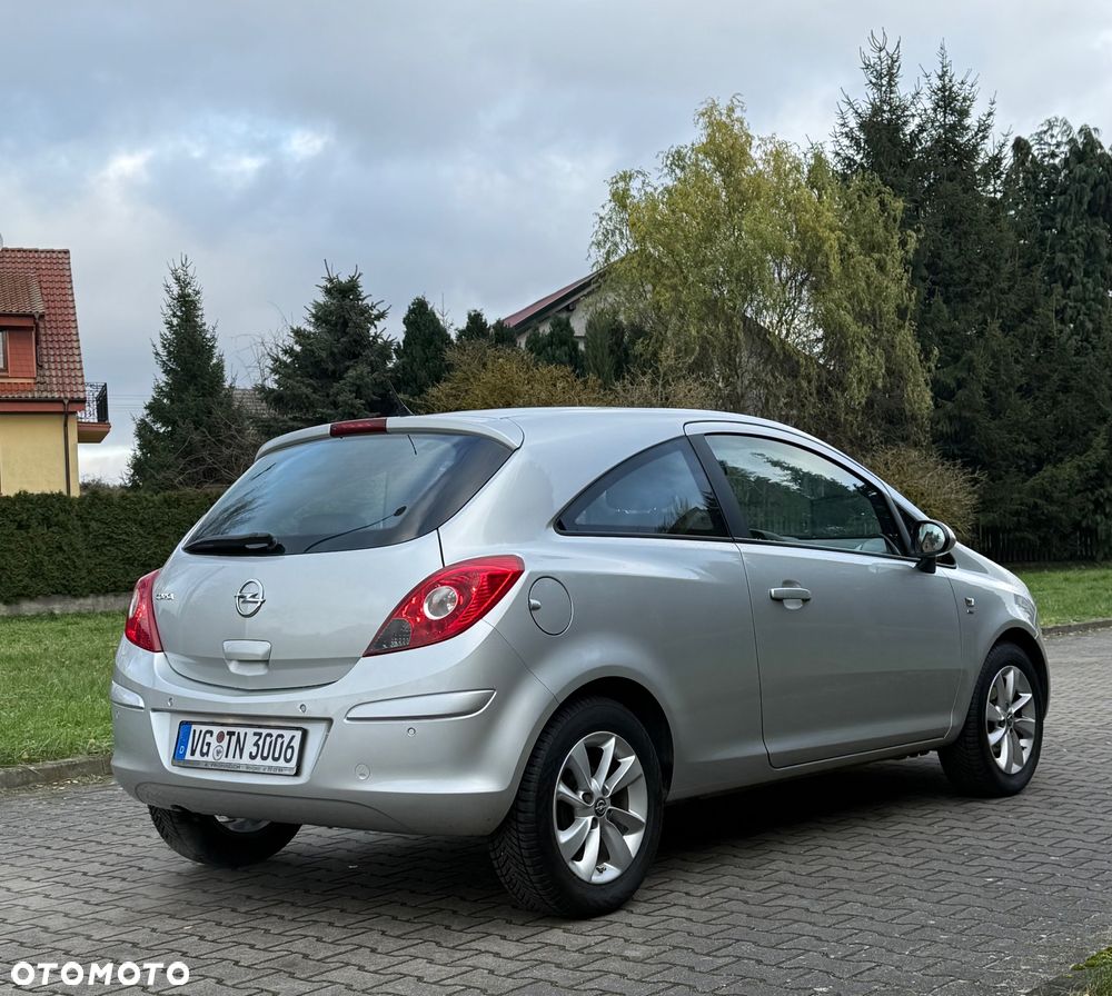 Opel Corsa 1.2 16V Energy - 4