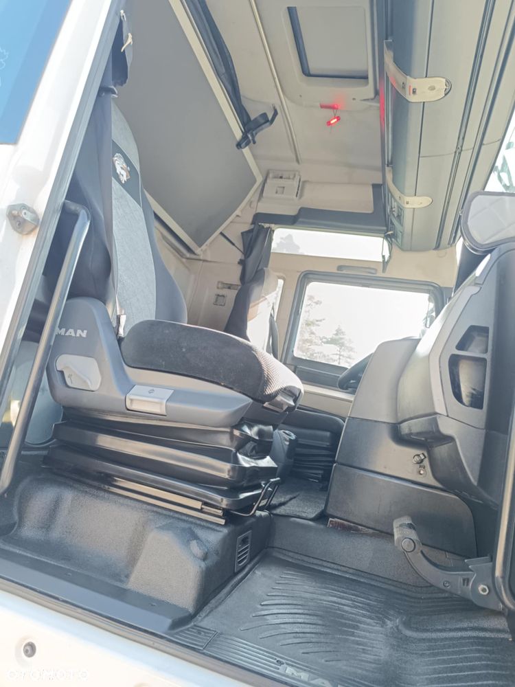 MAN TGX 24.440 6x2 laweta 2010r 16525kg ładownosci na poduszkach - 30