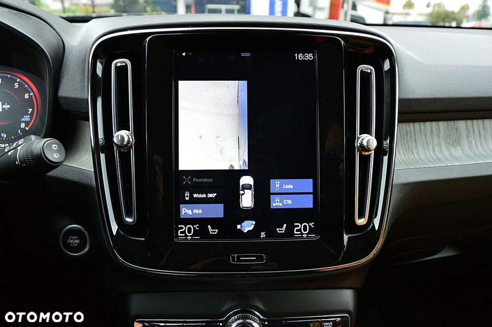 Volvo XC 40 T3 Momentum Pro - 39