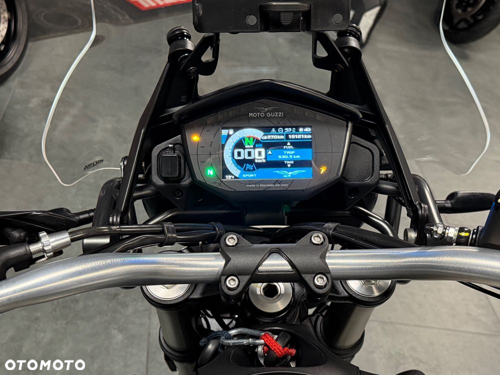 Moto Guzzi V85 - 27