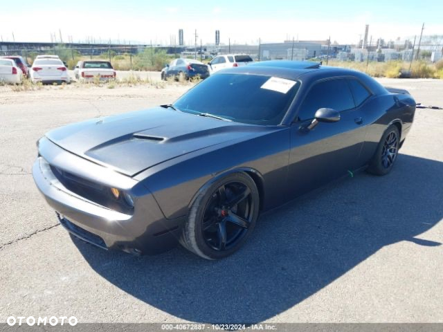 Dodge Challenger - 2
