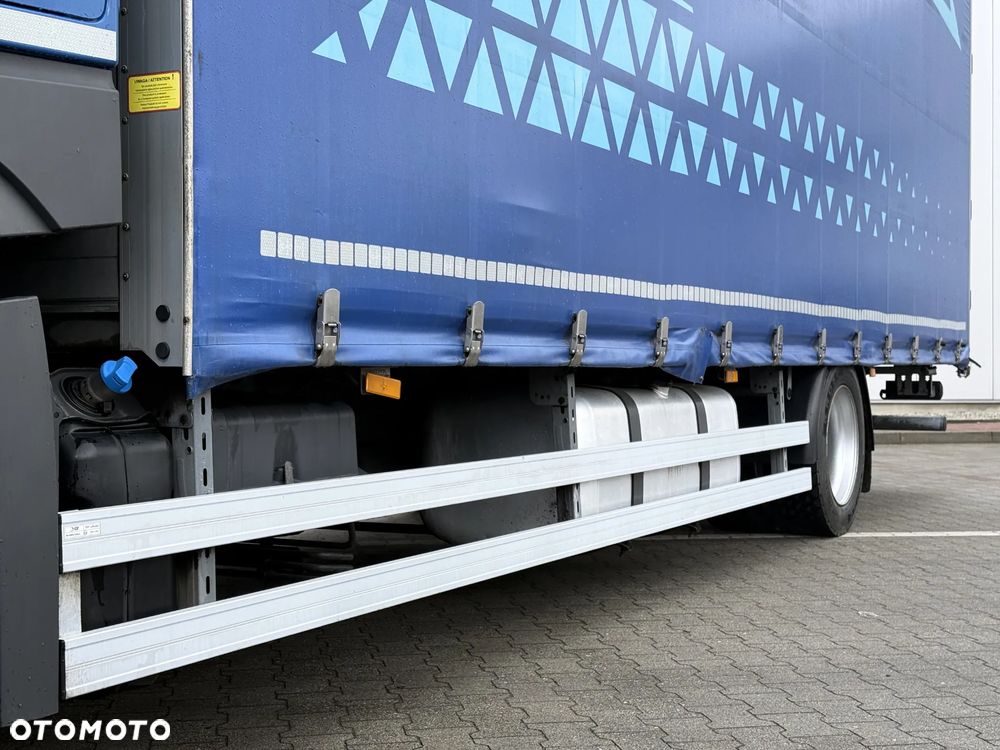 Mercedes-Benz ACTROS F 1836 / PRZESTRZENNY 60M3 / 7,75 M / SALON PL - 12