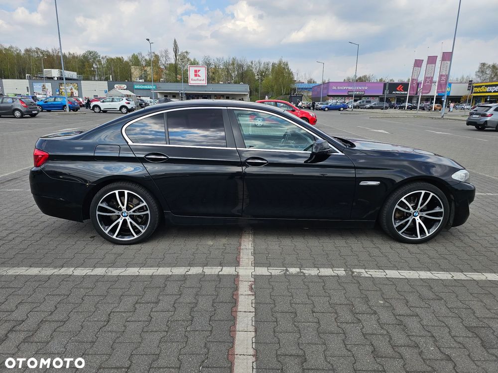 BMW Seria 5 520d xDrive - 15