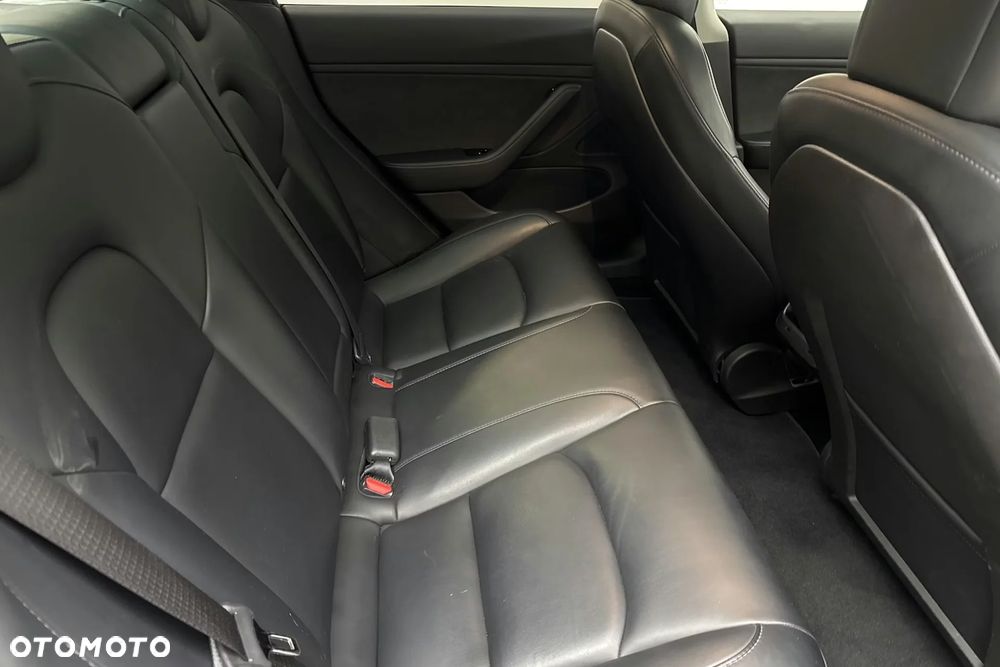Tesla Model 3 - 7