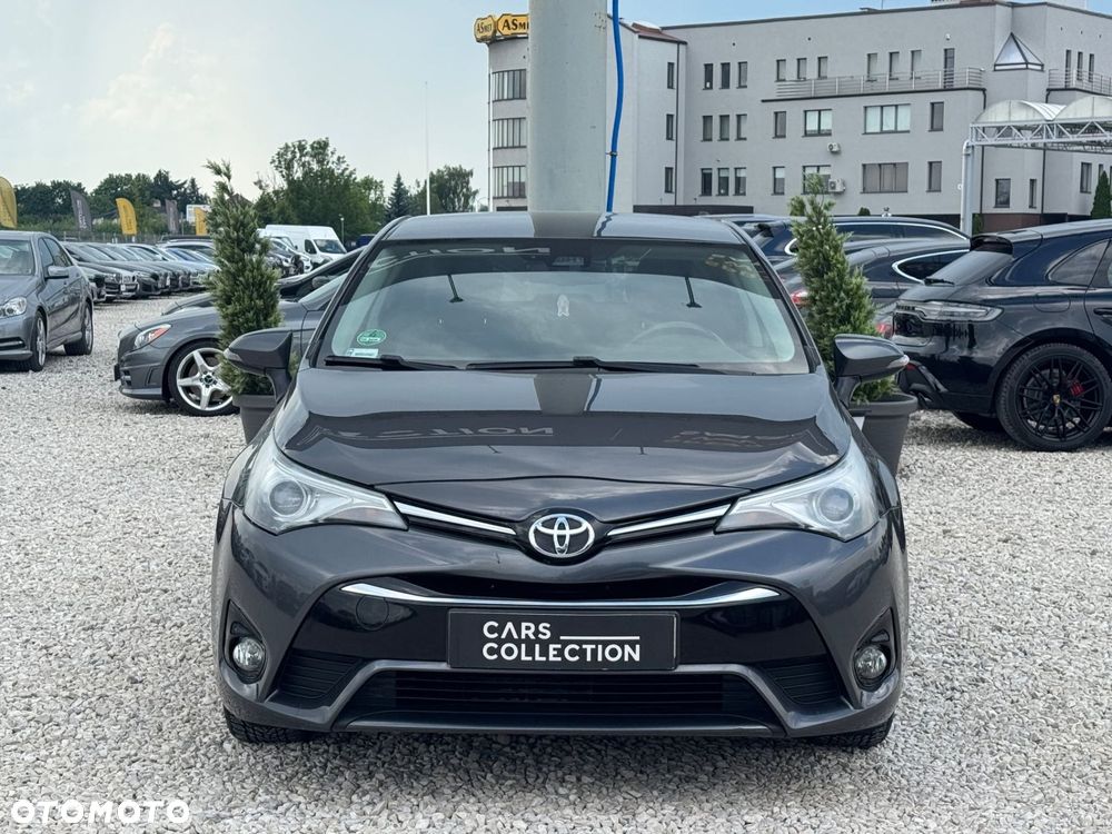 Toyota Avensis 1.8 Premium MS - 10