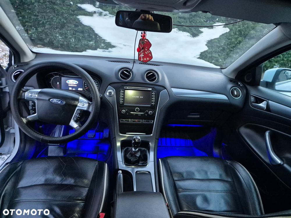 Ford Mondeo - 37