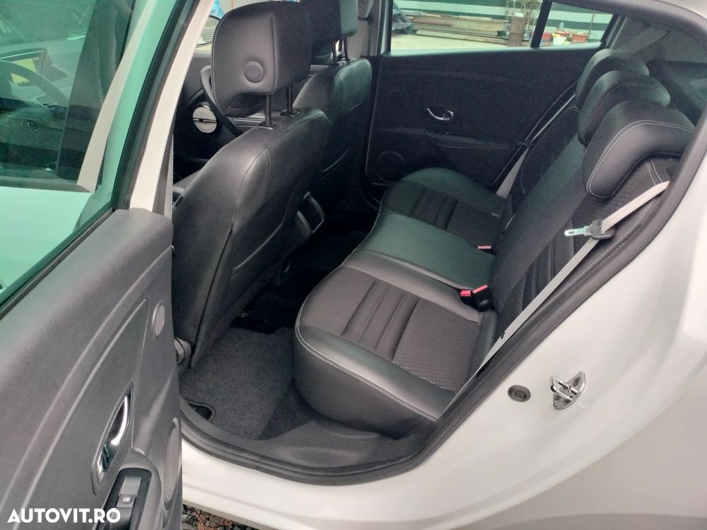 Renault Megane ENERGY TCe 130 Start & Stop Bose Edition - 28