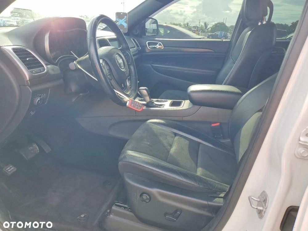 Jeep Grand Cherokee - 8