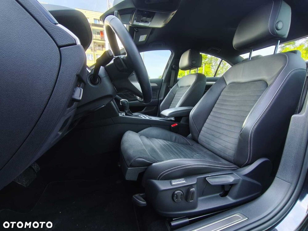 Volkswagen Passat 1.5 TSI EVO Elegance DSG - 9