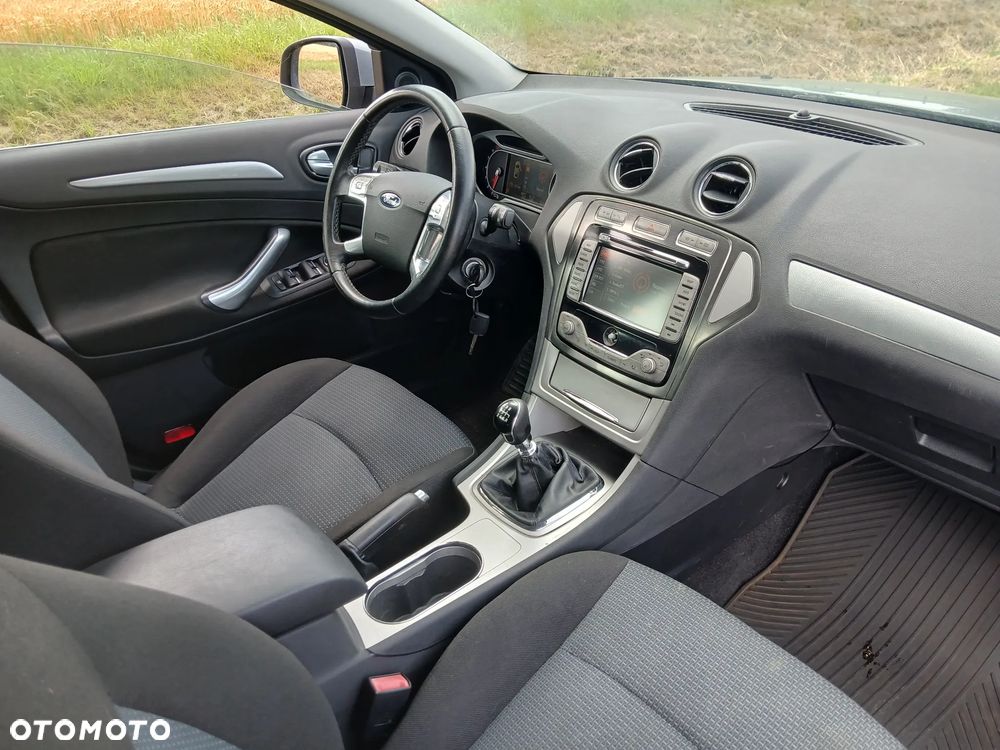 Ford Mondeo 2.5 Titanium - 23