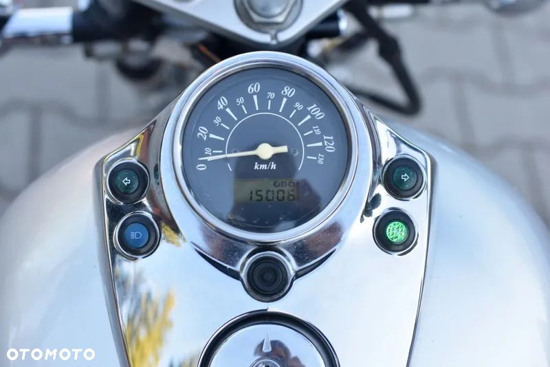 Suzuki Intruder - 32
