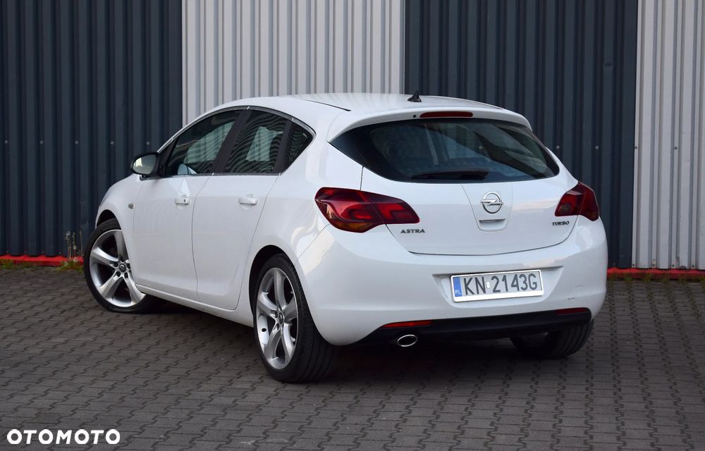 Opel Astra 1.6 Turbo Sport - 4