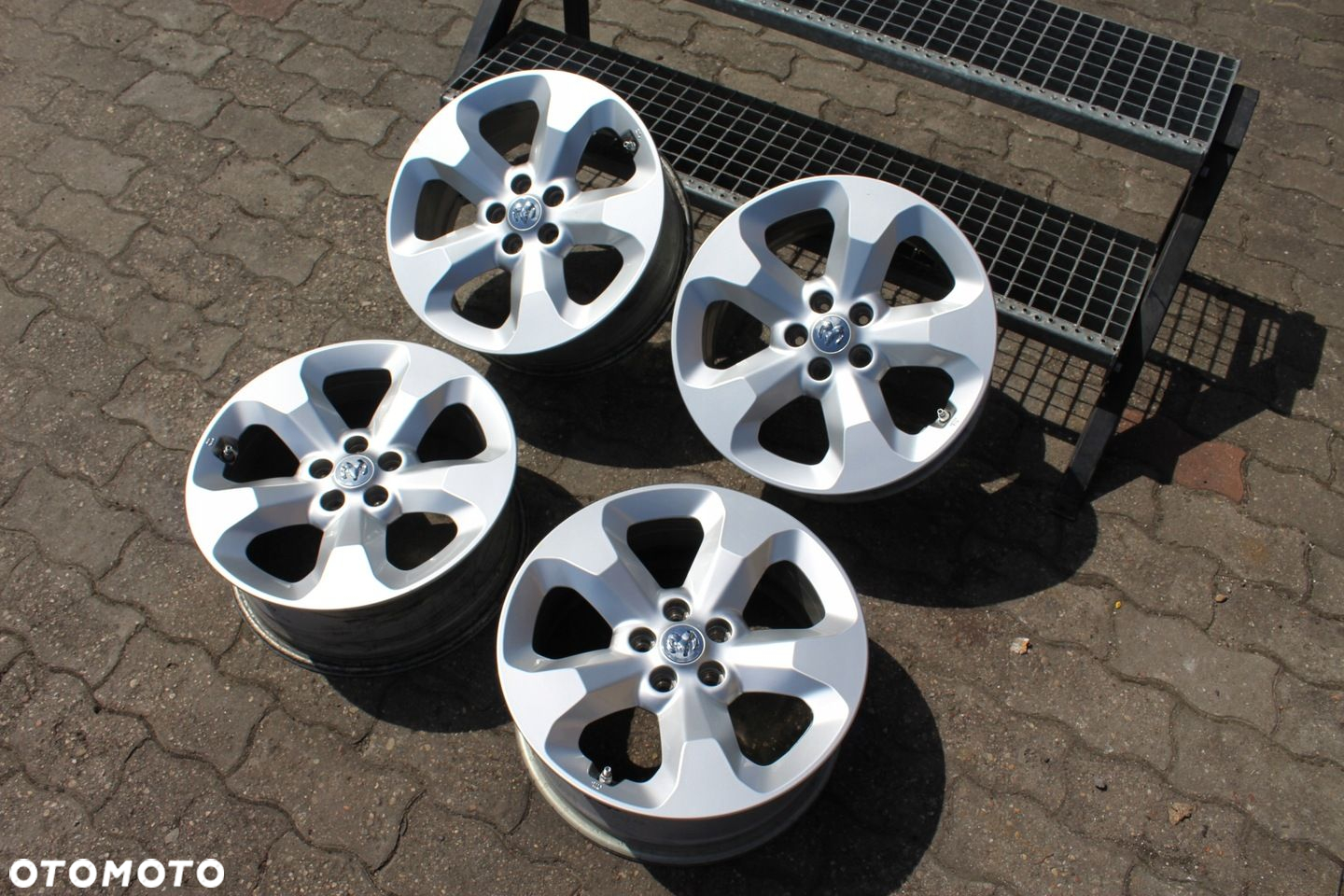 ORYG DODGE RAM PROMASTER CITY 16cali 5x98 ET33,5 6,5J TPMS - 6
