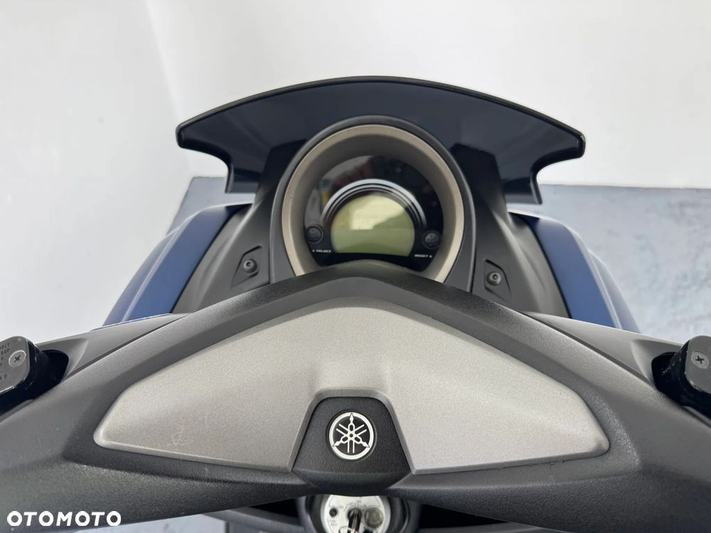 Yamaha NMAX - 24