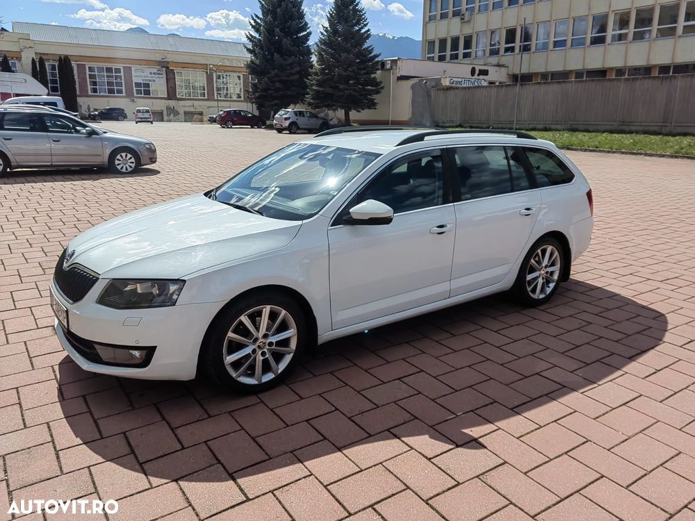 Skoda Octavia 2.0 TDI DSG Ambition - 1