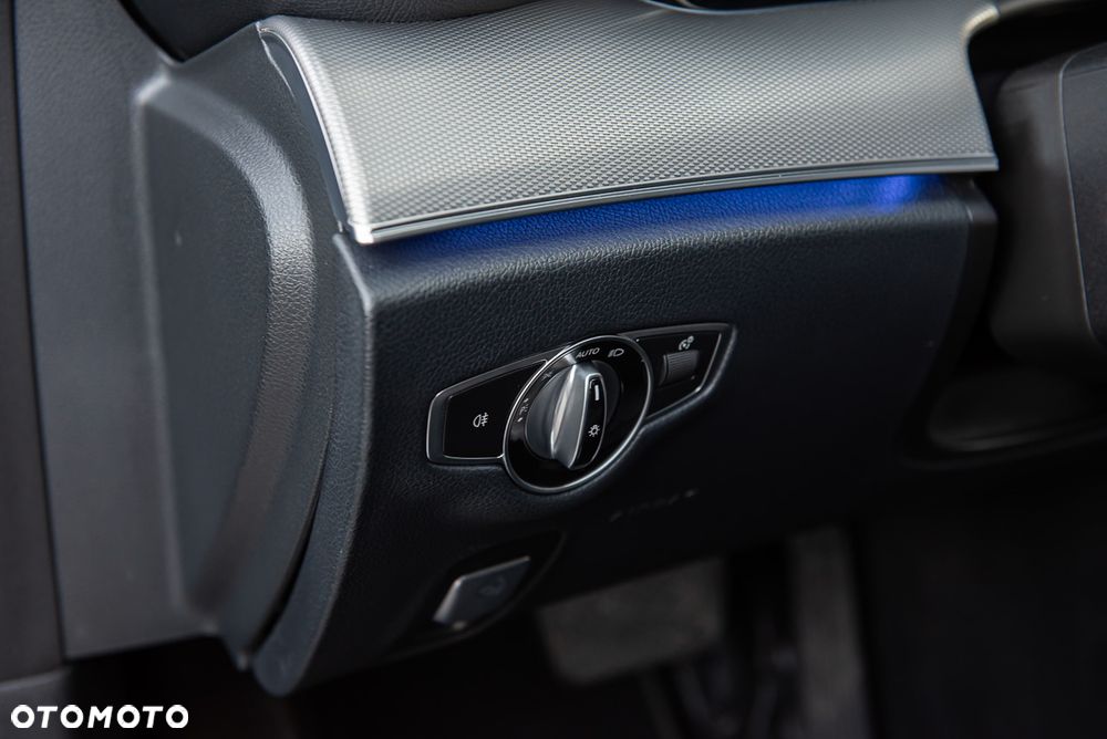 Mercedes-Benz Klasa E 220 d Business Edition 9G-TRONIC - 19